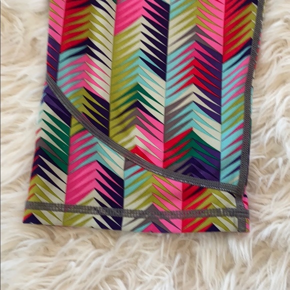 Fabletics colorful geometric print crop leggings L - Picture 6 of 15